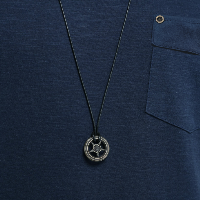 Logan – V-Neck Pocket Tee