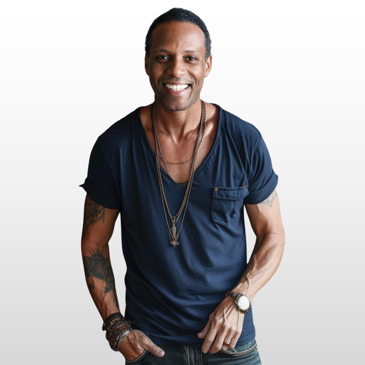 Logan – V-Neck Pocket Tee